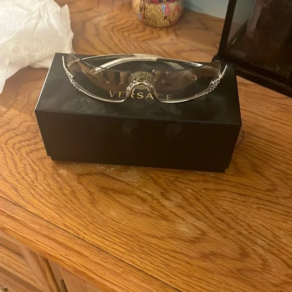 Pair of great used Versace Sunglasses with original box - Picture 1 of 5
